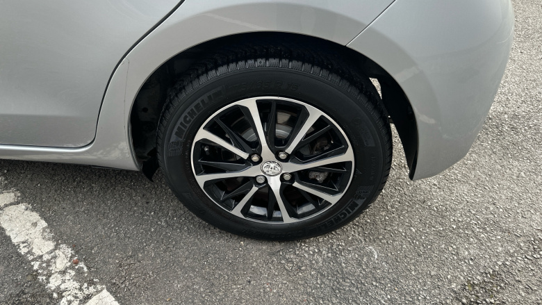 Toyota Yaris 1.5 Hybrid Icon Tech 5dr CVT Hybrid Hatchback